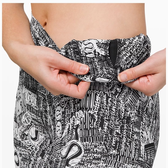 Lululemon Wunder Train everlux fabric 25” - Picture 2 of 4